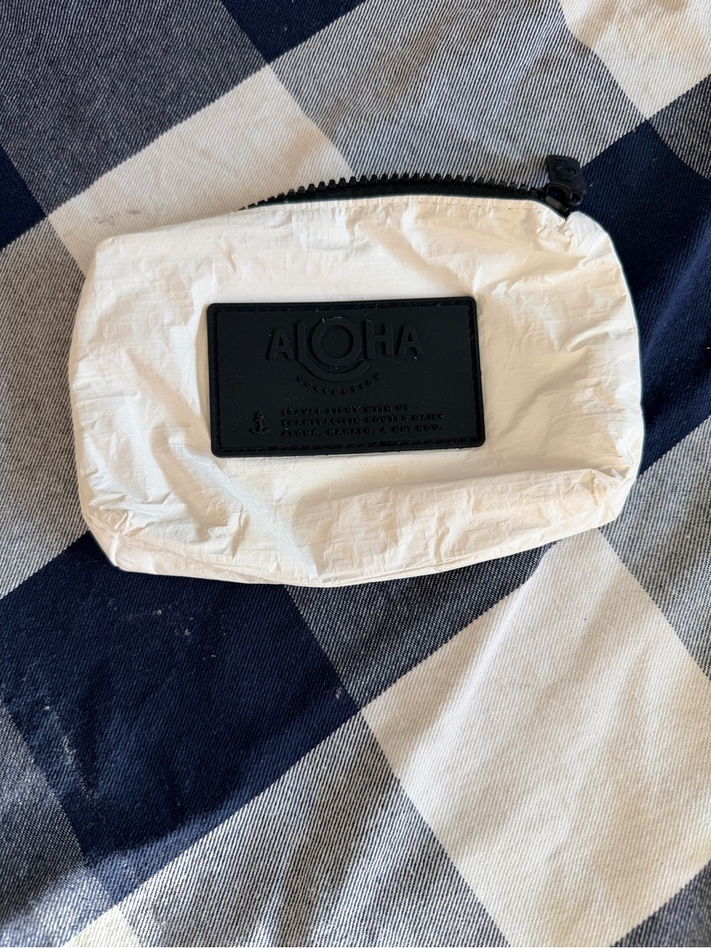 ALOHA White and Black Logo mini Travel Pouch - Picture 1 of 5